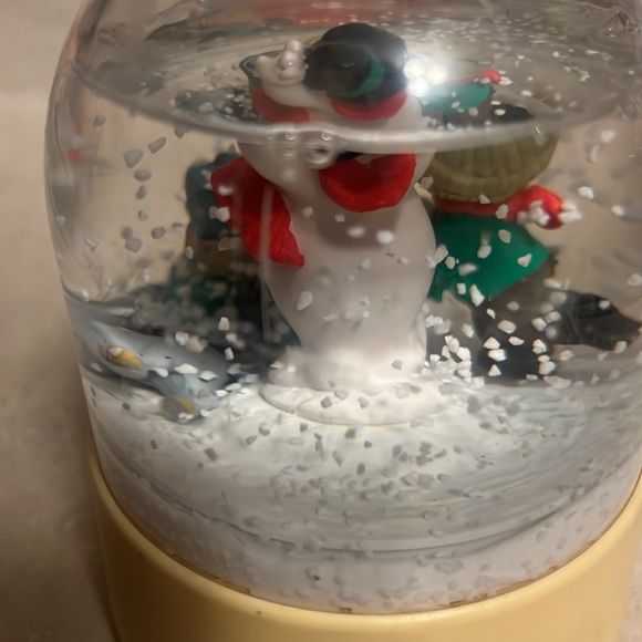 Vintage 1985 MERRILITE Music Box Skaters' Snowman Wind up Snow Globe. - Picture 6 of 6